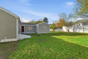 73 Tucker St, Lincoln, RI 02865 - Photo 25