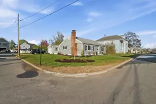 73 Tucker St, Lincoln, RI 02865 - Photo 27