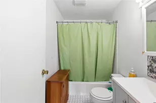 29 Woodbine St, Pawtucket, RI 02860 - Photo 5