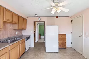 29 Woodbine St, Pawtucket, RI 02860 - Photo 9