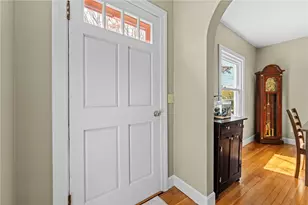 9 Mason Ave, Bristol, RI 02809 - Photo 5