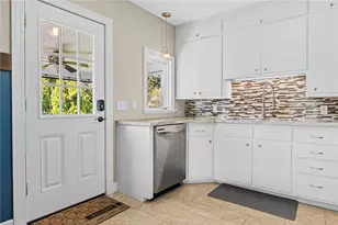 9 Mason Ave, Bristol, RI 02809 - Photo 9