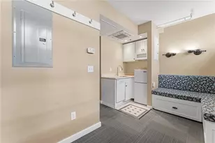 65 Weybosset St, Providence, RI 02903 - Photo 3