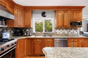 1 Pierce Ct, Barrington, RI 02806 - Photo 5