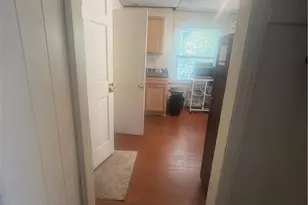 25 Wesleyan Ave, Providence, RI 02907 - Photo 7