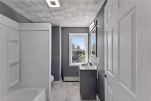 75 Prudence Ave, Providence, RI 02909 - Photo 9