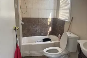 25 Wesleyan Ave, Providence, RI 02907 - Photo 5