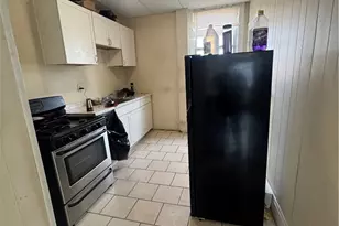 25 Wesleyan Ave, Providence, RI 02907 - Photo 3