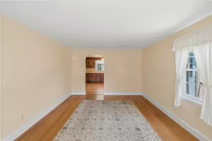 15 Vly Vw Dr, Cumberland, RI 02864 - Photo 13