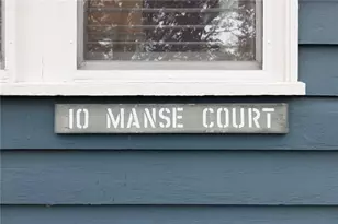 10 Manse Ct, Warwick, RI 02888 - Photo 3