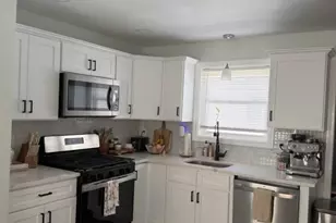 16 Catherine St, Bristol, RI 02809 - Photo 3