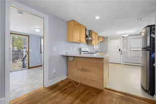 131 Blackamore Ave, Cranston, RI 02910 - Photo 9