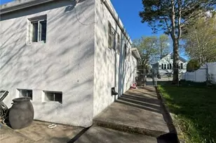 65 Hillcrest Ave, Pawtucket, RI 02860 - Photo 3