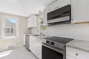 44 Ideal Ct, Warwick, RI 02818 - Photo 11
