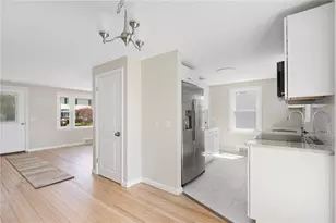 44 Ideal Ct, Warwick, RI 02818 - Photo 9