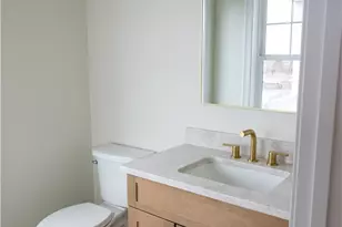 152 Revolution Wy, Middletown, RI 02871 - Photo 5