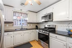 60 Greeley St, Pawtucket, RI 02861 - Photo 9