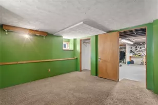 16 Elizabeth Ave, Smithfield, RI 02917 - Photo 33