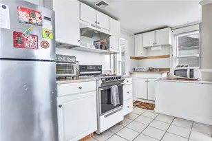 221 State St, Bristol, RI 02809 - Photo 31