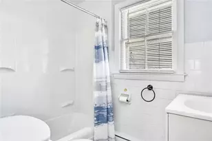 221 State St, Bristol, RI 02809 - Photo 15