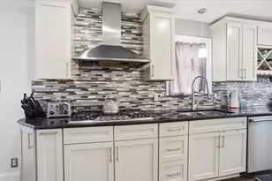 170 Jastram St, Providence, RI 02908 - Photo 9
