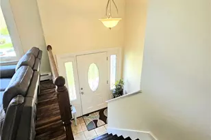 131 Jambray Ave, Warwick, RI 02886 - Photo 5