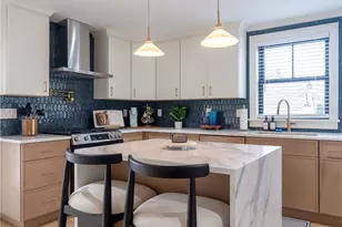 7 Dearborn St, Newport, RI 02840 - Photo 5