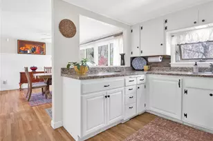 29 Sweetbriar Dr, Cranston, RI 02920 - Photo 15