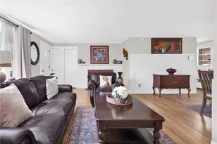 29 Sweetbriar Dr, Cranston, RI 02920 - Photo 7