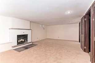 8 Gillooly Dr, Warwick, RI 02888 - Photo 3