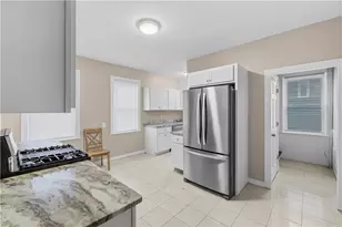 66 Armstrong Ave, Providence, RI 02903 - Photo 15