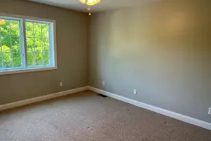 677 Metacom Ave, Bristol, RI 02809 - Photo 11
