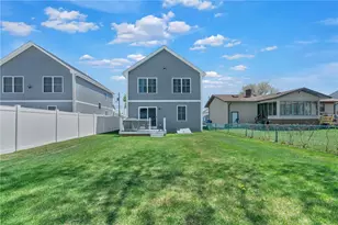 28 Ashley St, Cranston, RI 02920 - Photo 31