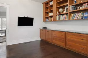 1090 Buttonwoods Ave, Warwick, RI 02886 - Photo 23