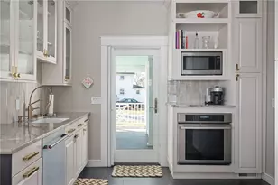 1090 Buttonwoods Ave, Warwick, RI 02886 - Photo 21