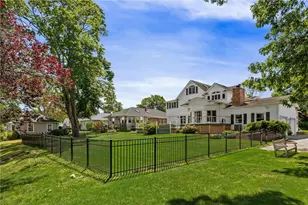 1090 Buttonwoods Ave, Warwick, RI 02886 - Photo 5