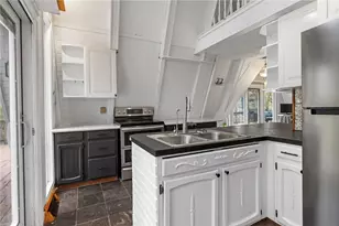 535 Log Rd, Smithfield, RI 02917 - Photo 7