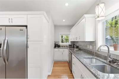 22 Taft Avenue #1, Providence, RI 02906 - Photo 5