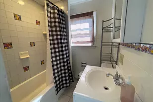 60 Berkeley Ave, Newport, RI 02840 - Photo 15