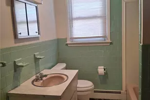 315 Grosvenor Ave, East Providence, RI 02914 - Photo 5