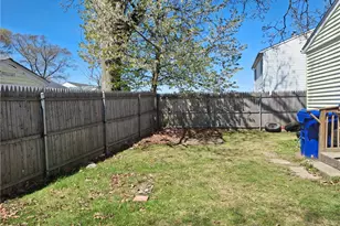 315 Grosvenor Ave, East Providence, RI 02914 - Photo 3