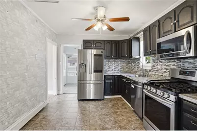 625 Oakland Beach Avenue, Warwick, RI 02889 - Photo 9