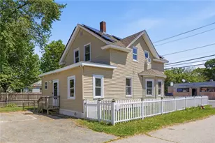 625 Oakland Beach Ave, Warwick, RI 02889 - Photo 5