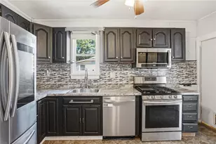 625 Oakland Beach Ave, Warwick, RI 02889 - Photo 7