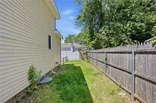625 Oakland Beach Ave, Warwick, RI 02889 - Photo 43