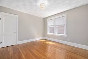 92 Colonial Rd, Providence, RI 02906 - Photo 21