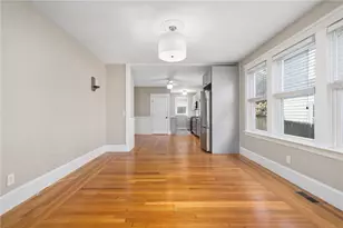 92 Colonial Rd, Providence, RI 02906 - Photo 3