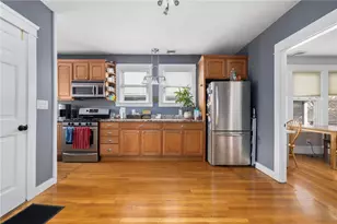 92 Colonial Rd, Providence, RI 02906 - Photo 29