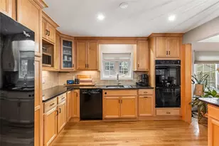 7 Meadowbrook Dr, Barrington, RI 02806 - Photo 13