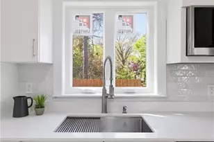 35 Myra St, Providence, RI 02909 - Photo 7